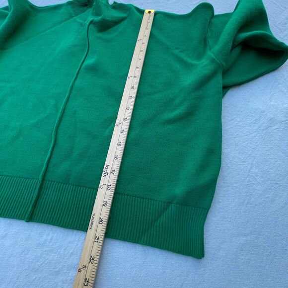 Made in Turkey , two piece set size L Kelly Green top and skirt. - Picture 10 of 13